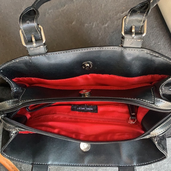 Black 3 section purse in like-new condition - Picture 3 of 3